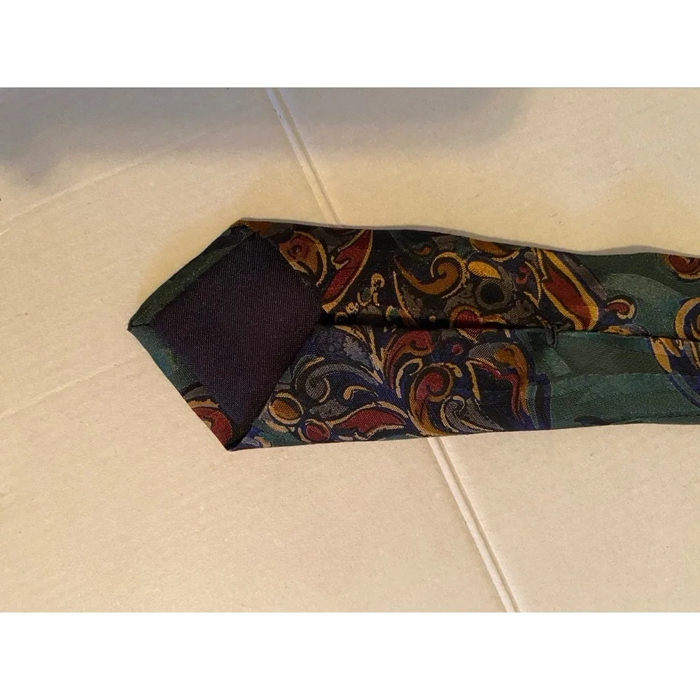 Ports International Mens Silk Tie Green Abstract Paisley Butterfly Hand Made